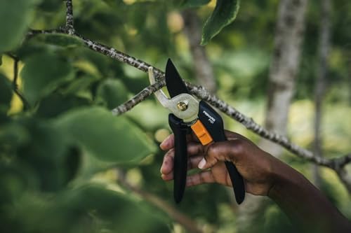 Fiskars Garden Tool Set, 4 Pieces, Xact Brushcutter, Length: 1 m, Solid Hoe, Length: 28 cm, Solid Planter, Length: 28 cm, Bypass Solid Pruning Shears P121, 1077309 - Image 5